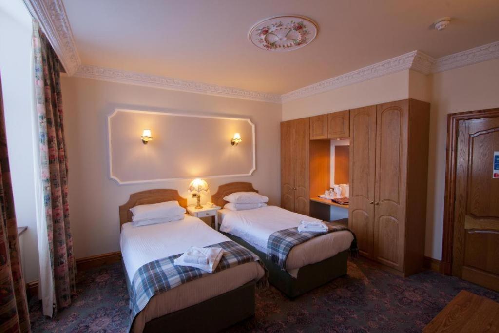 Duke Of Gordon Hotel Kingussie Exteriér fotografie