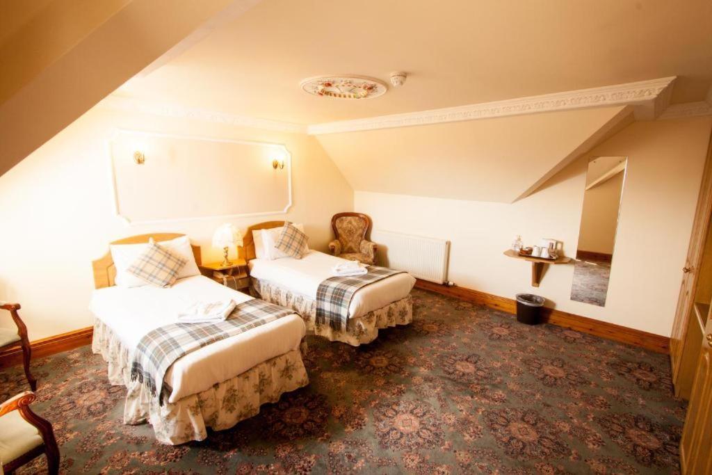 Duke Of Gordon Hotel Kingussie Exteriér fotografie